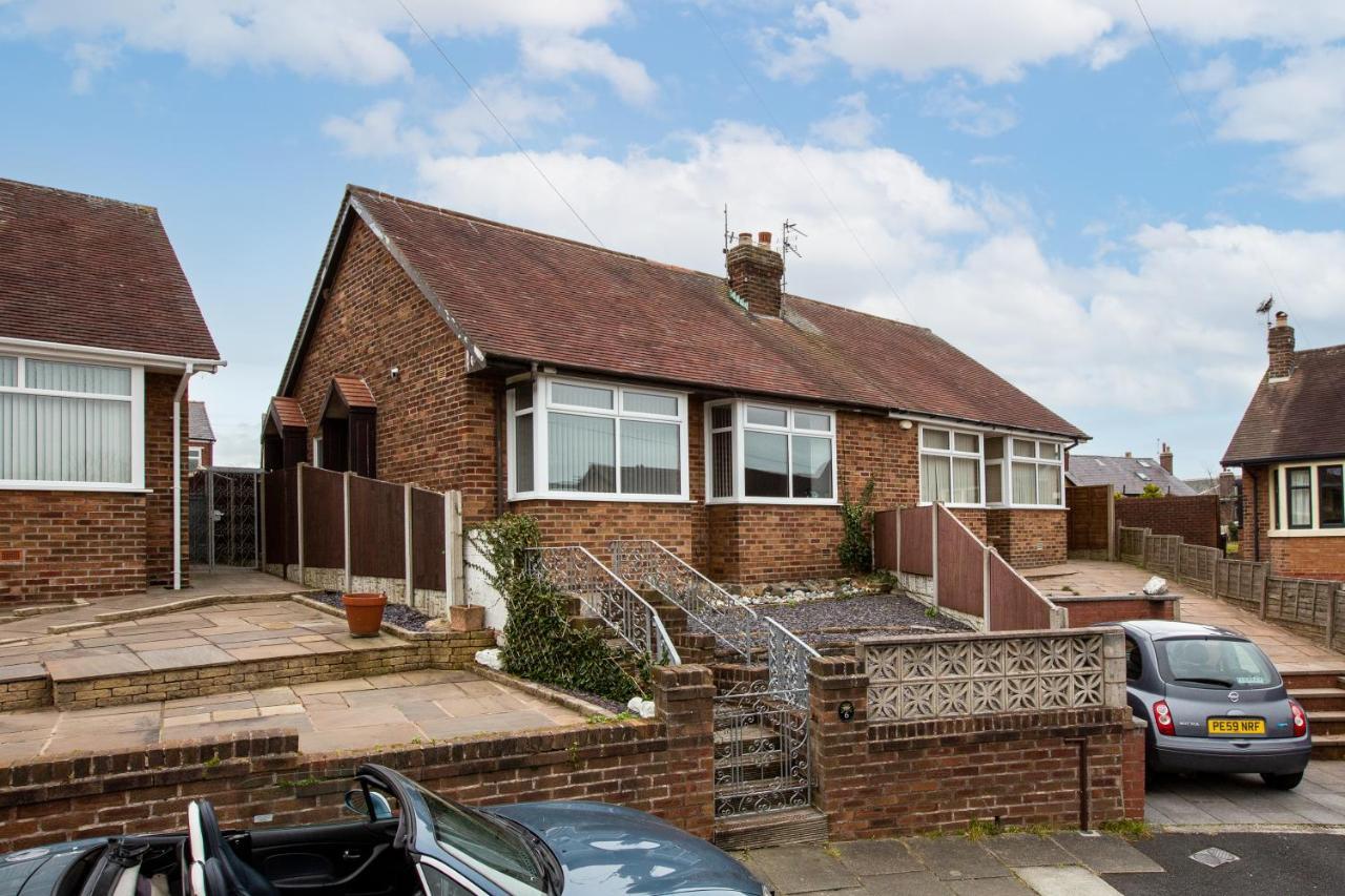 Hillside House - 2 Bedrooms Parking Wi-Fi Hospital Blackpool Exterior photo